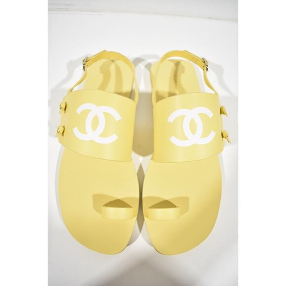 Chanel 21P Be CC Thong Yellow Leather White Logo Toe Strap Flat Sandal 38.5 - Picture 7 of 11